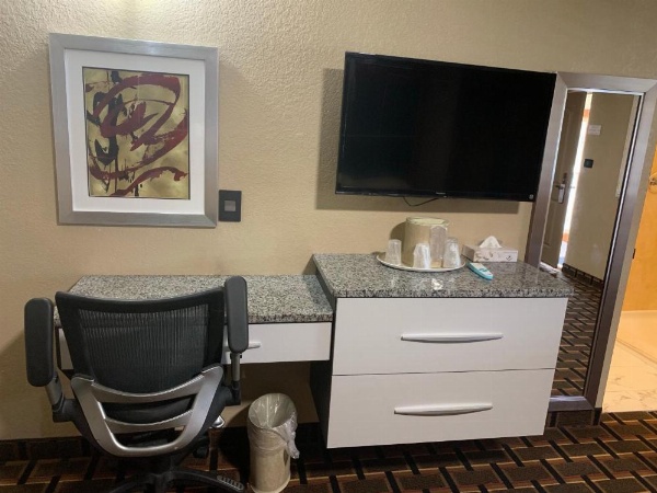 Budget Inn Lake Wales image 10