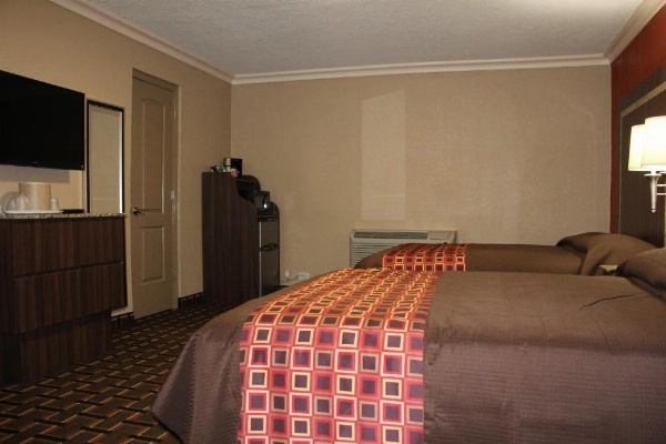Budget Inn Lake Wales image 24