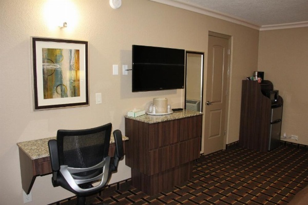 Budget Inn Lake Wales image 25