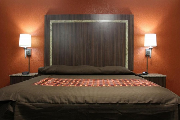 Budget Inn Lake Wales image 26