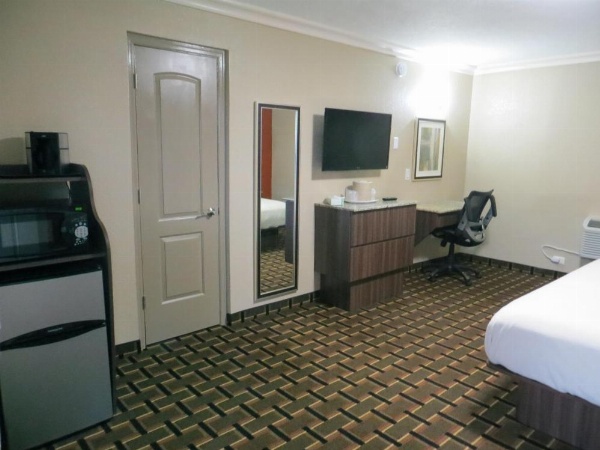Budget Inn Lake Wales image 36